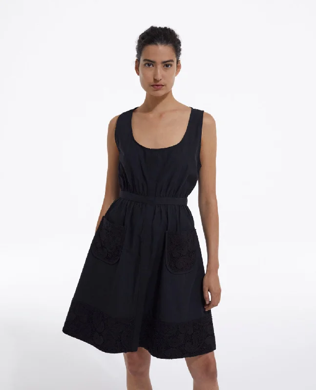 Daring Fashion Promotions Lightweight Fabric Sleeveless Short Black Dress With Pockets